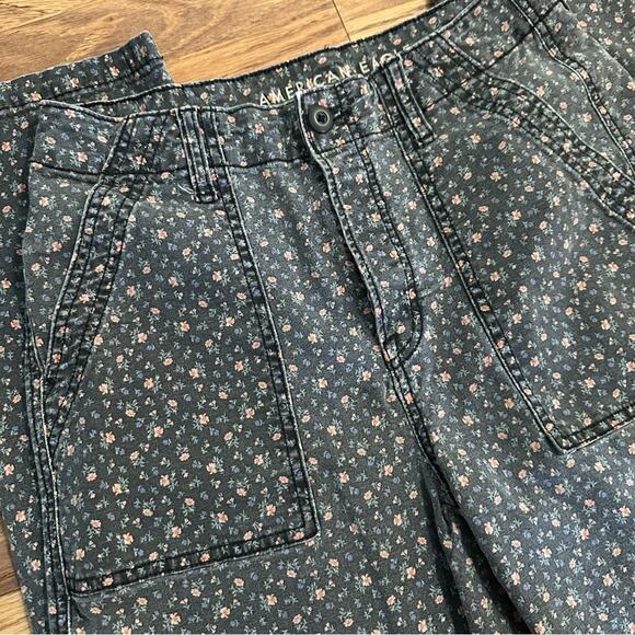 American Eagle Floral Cargo Pants, 90s, Y2K, Button Fly, Size 6 SHORT - Picture 3 of 15